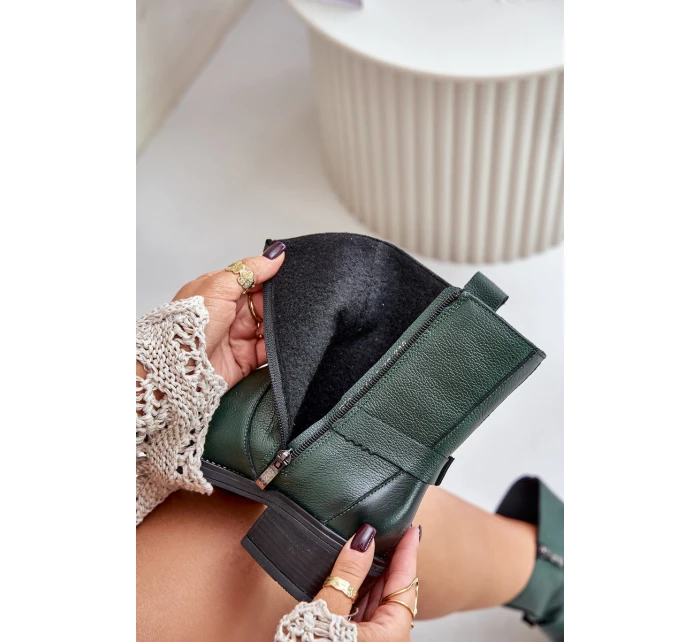 model 21677120 Kožené Boty Na Nízkém Podpatku Zateplené Tmavě Zelené - Zazoo model 21677120 Kožené Boty Na Nízkém Podpatku Zateplené Tmavě Zelené - Zazoo