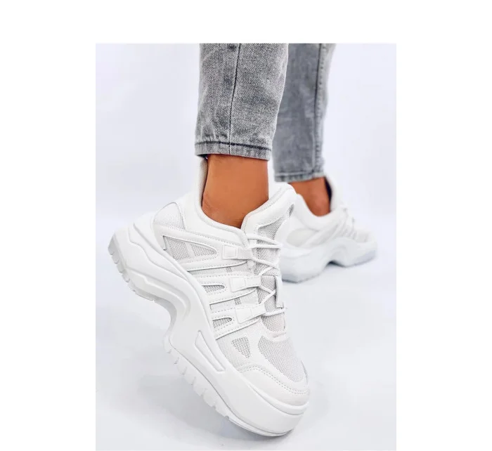 Dámské tenisky na klínech model 20116916 Bílá - Inello Dámské tenisky na klínech model 20116916 Bílá - Inello