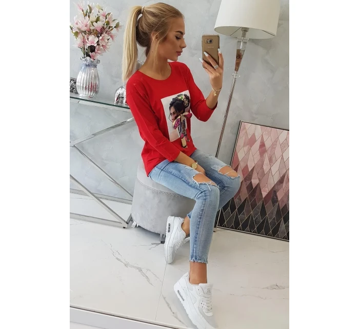 Halenka s grafickou a barevnou 3D mašlí červená Halenka s grafickou a barevnou 3D mašlí červená