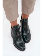 Kožené lakované kotníkové boty na klínu s ozdobným detailem zateplené Zazoo 60560 tmavě zelené