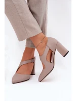 Kožené Lodičky Na Podpatku S Přezkou model 21691322 Šedé - VINCEZA Kožené Lodičky Na Podpatku S Přezkou model 21691322 Šedé - VINCEZA