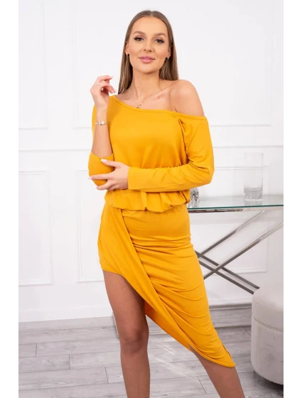Asymetrické šaty, 3/4 rukávy, hořčicová barva