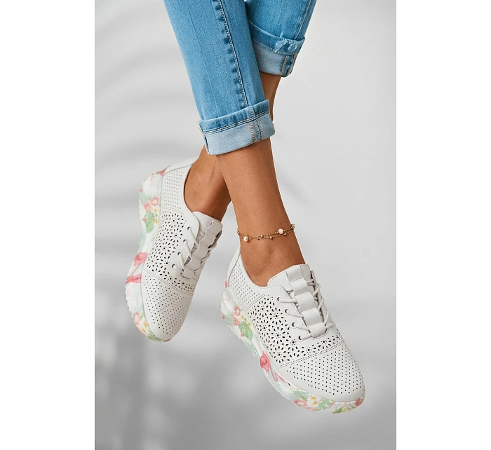 Kožené otevřené dámské polobotky bílé model 22069504 - Boto Kožené otevřené dámské polobotky bílé model 22069504 - Boto