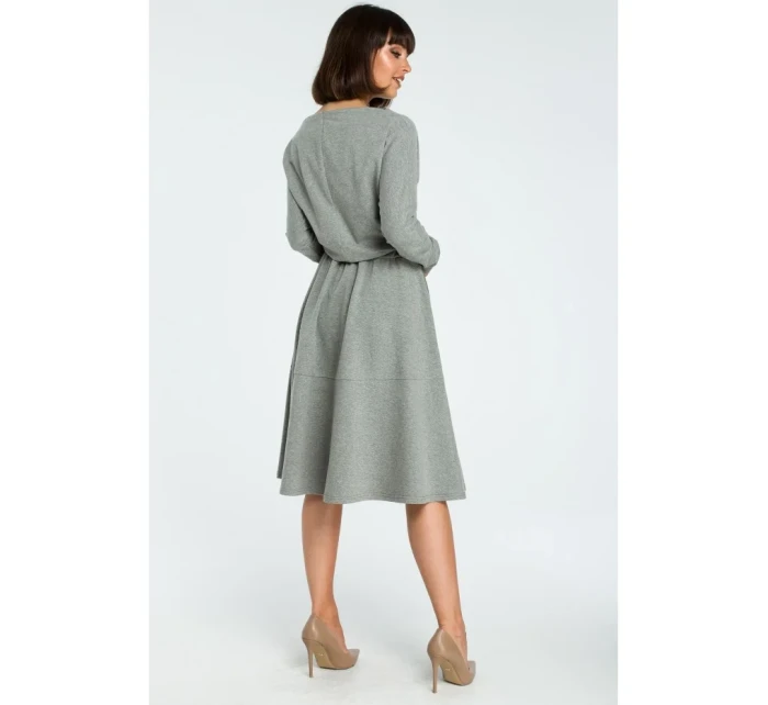 B087 Šaty midi střihu - šedé