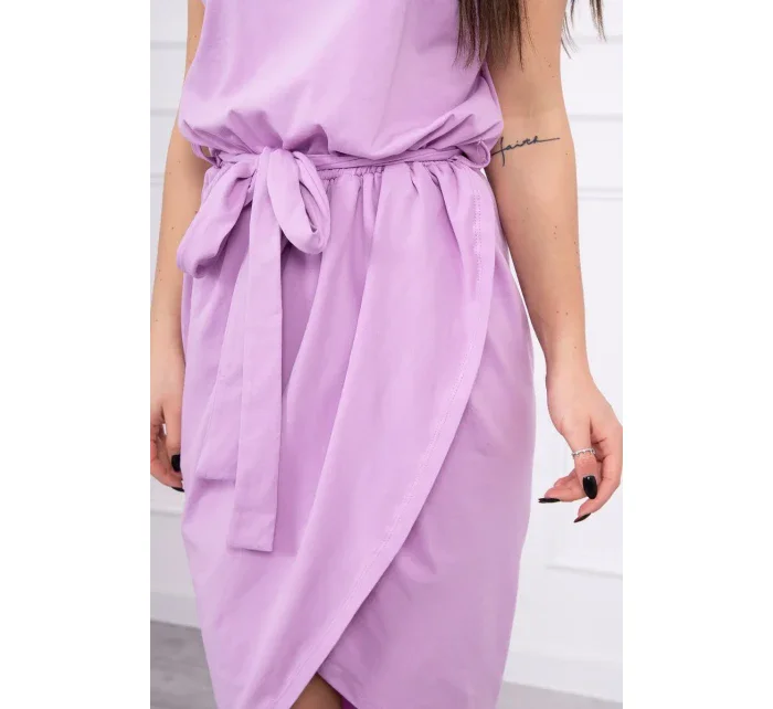 Šaty s obálkovým spodním dílem ve fialové barvě