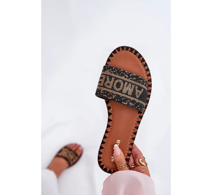 Dámské Pantofle Na Plochém Podpatku Se Černé model 21687321 - Boto Dámské Pantofle Na Plochém Podpatku Se Černé model 21687321 - Boto