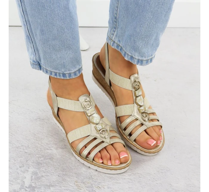 Dámské zlaté sandály  na platformě s podrážkou model 21904834 - Remonte