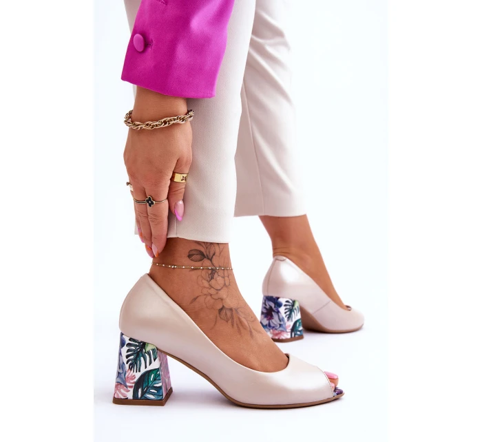 Kožené lodičky s ozdobným podpatkem Boty  béžová model 21615886 - Boto