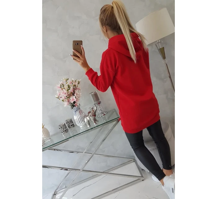 Mikina s kapucí a nášivkami červená