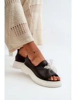 model 21665393 Dámské kožené sandály s mašlí Černé - Zazoo model 21665393 Dámské kožené sandály s mašlí Černé - Zazoo