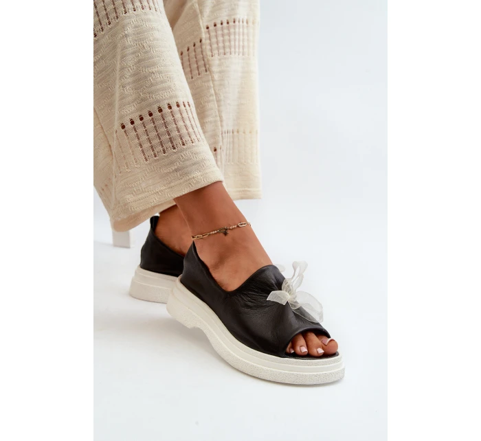 model 21665393 Dámské kožené sandály s mašlí Černé - Zazoo model 21665393 Dámské kožené sandály s mašlí Černé - Zazoo