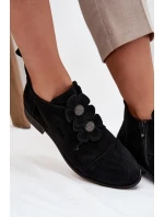 Semišové dámské polobotky s ozdobnými květinami model 21707528 Černé - Zazoo