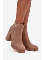 Dámské kotníkové boty s izolací na klínku s ozdobným detailem béžové Briella Dámské kotníkové boty s izolací na klínku s ozdobným detailem béžové Briella