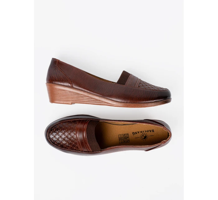 Trendy dámské hnědé  polobotky na klínku