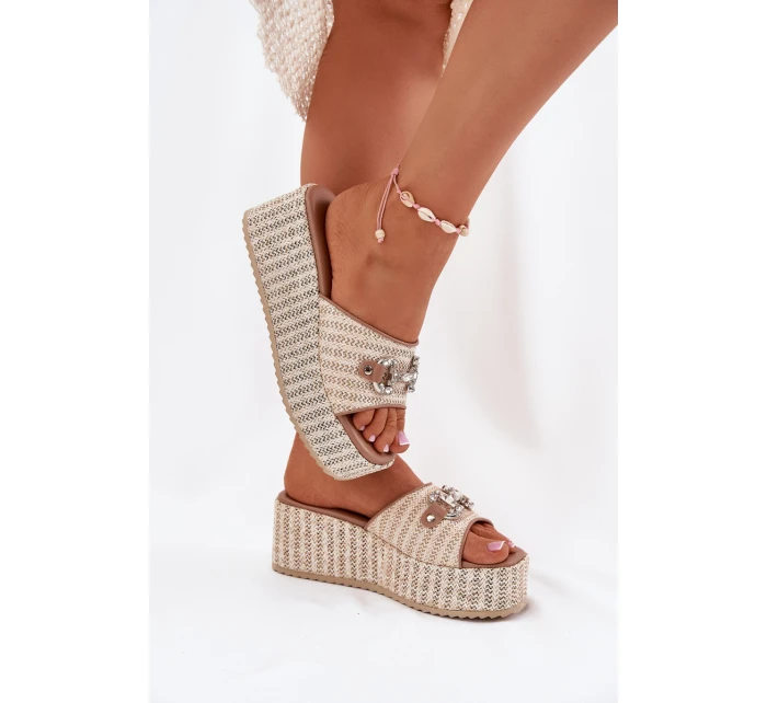 Dámské Pantofle Na Klínu S A Dekorací Béžové model 21698893 - Boto