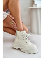 Zateplené kožené kotníkové boty na masivní podrážce světle béžové model 21673825 - Goe