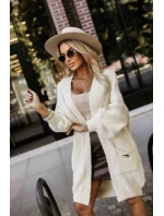 Módní oversize svetr s ozdobnou broží a kapsami béžový model 21322456 - numoco basic