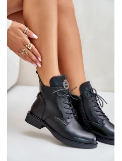 Zateplené boty na plochém podpatku s ozdobou černé model 21675424 - Boto