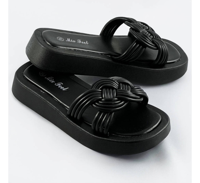 Černé dámské pantofle s podrážkou model 17356932 - Mix Feel