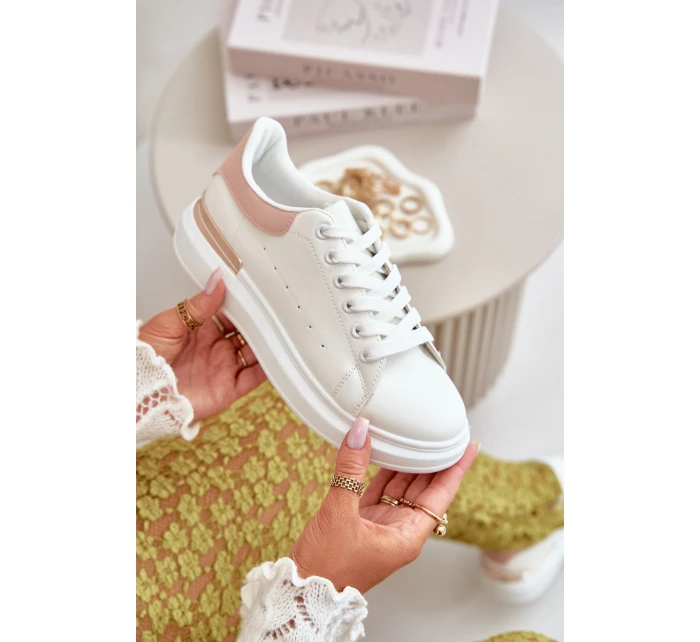 Nízké Dámské Tenisky Na Platformě Z Eko Kůže model 21667647 - Boto Nízké Dámské Tenisky Na Platformě Z Eko Kůže model 21667647 - Boto