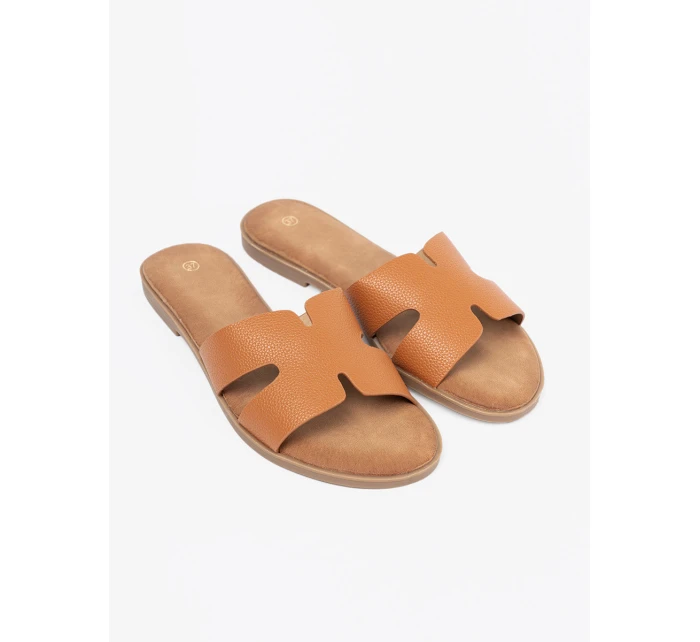 Pohodlné nazouváky model 21260193 dámské bez podpatku Pohodlné nazouváky model 21260193 dámské bez podpatku