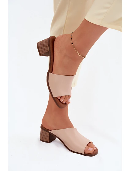 Klapky na podpatku model 227930 Step in style Klapky na podpatku model 227930 Step in style