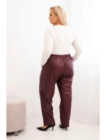 Dámské kalhoty Plus Size z ekokůže s vysokým pasem a gumou v pase bordové