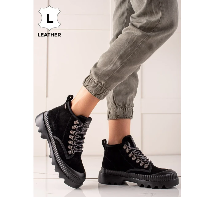 Krásné dámské černé kotníčkové boty bez podpatku Krásné dámské černé kotníčkové boty bez podpatku