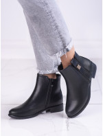 Pohodlné dámské  kotníčkové boty černé na plochém podpatku