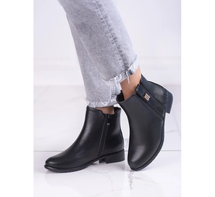 Pohodlné dámské  kotníčkové boty černé na plochém podpatku