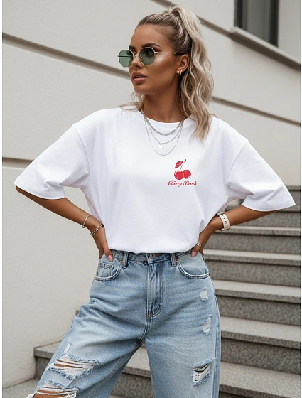 Tshirt damski oversize z nadrukiem Cherry biały model 22261604 - FashionStreet
