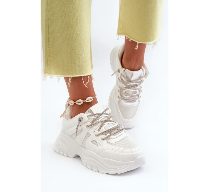 Dámské tenisky na masivní podrážce s ozdobným šněrováním Bílé Relissa Dámské tenisky na masivní podrážce s ozdobným šněrováním Bílé Relissa