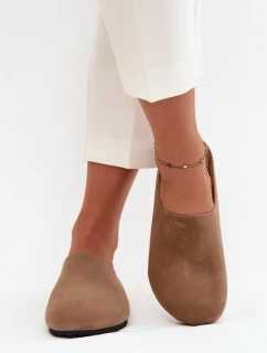 Dámské nazouváky na platformě tmavě béžové model 21709397 - Boto