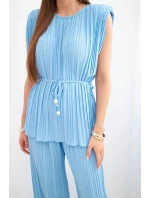 Dámský viskózový plisovaný komplet se zavazovací halenkou a širokými kalhotami modrý