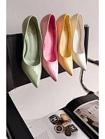 Klasické lakované lodičky z imitace kůže Zelené model 22092155 - Boto