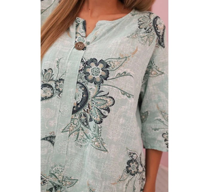 Dámská bavlněná blůza s ohrnutým rukávem a vzorem model 21202215 mátová - K-Fashion Dámská bavlněná blůza s ohrnutým rukávem a vzorem model 21202215 mátová - K-Fashion