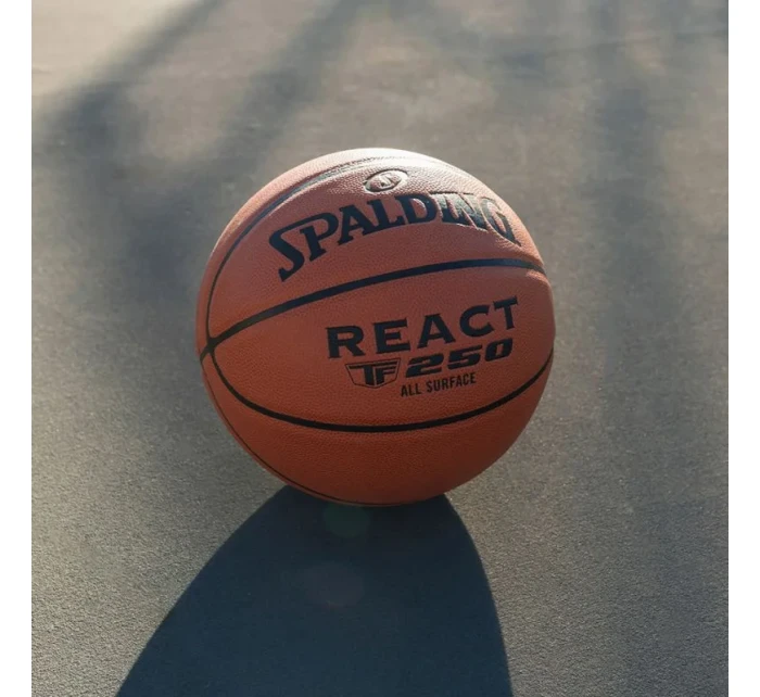 Basketbalový míč React   model 18847100 - Spalding