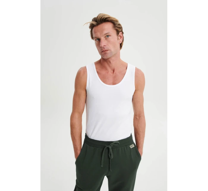 Jednoduché kalhoty s kapsami model 20515678 - Vamp Jednoduché kalhoty s kapsami model 20515678 - Vamp