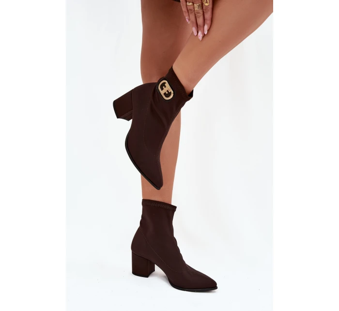 Dámské boty na podpatku se zlatým detailem Čokoládové model 21703500 - Zazoo