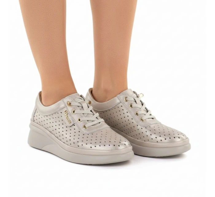 Dámské kožené polobotky na zlaté platformě model 22021909 - VINCEZA