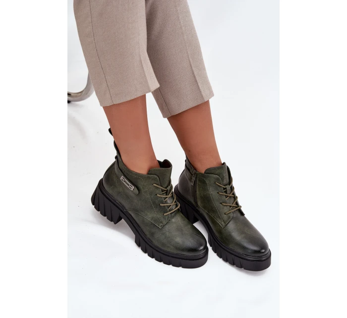 Nízké zateplené dámské boty na klínku s ozdobným páskem tmavě zelené model 21712781 - Boto