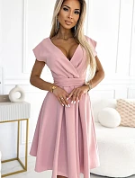 348-9 SCARLETT rozšířené šaty s obálkovým výstřihem a páskem - pudrově růžové