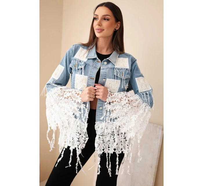 Dámská bavlněná džínová bunda s třásněmi a krajkou v boho stylu světle džínová