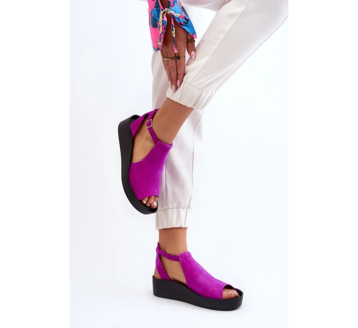 model 21646195 Dámské sandály z semiše Fuchsie - Zazoo