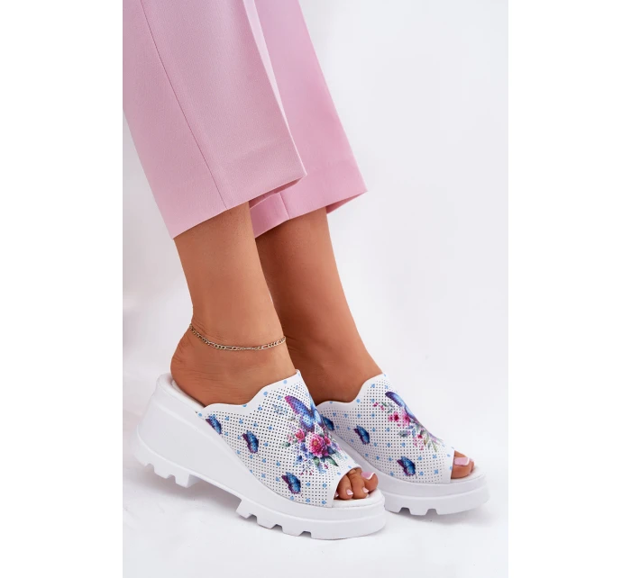 Dámské Kožené Sandały Na Klínu Artiker model 21695578 Bílé - Boto Dámské Kožené Sandały Na Klínu Artiker model 21695578 Bílé - Boto