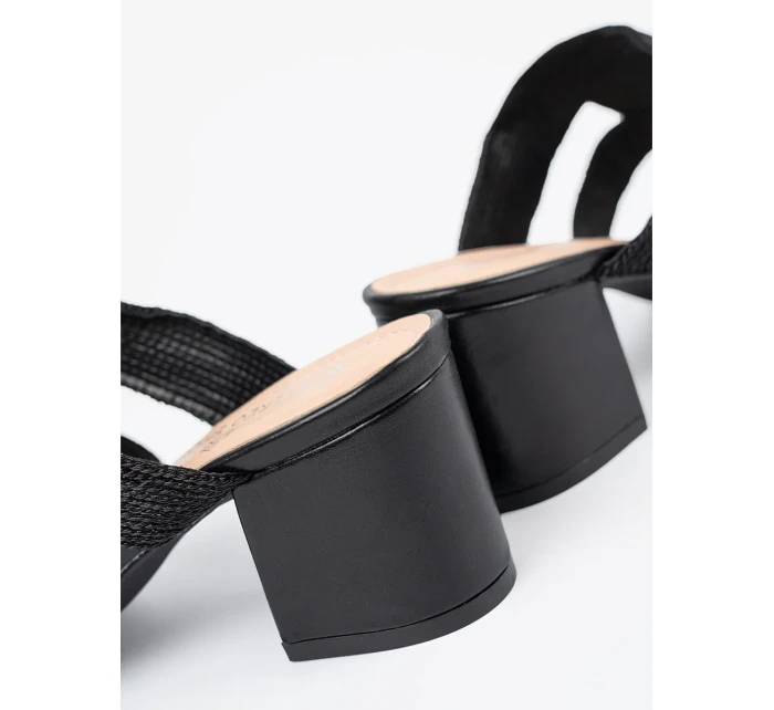 Zajímavé dámské sandály černé na širokém podpatku Zajímavé dámské sandály černé na širokém podpatku