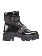 Jedinečné černé dámské kotníčkové boty na plochém podpatku Jedinečné černé dámské kotníčkové boty na plochém podpatku