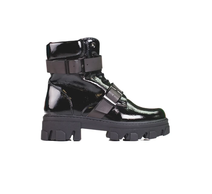 Jedinečné černé dámské kotníčkové boty na plochém podpatku Jedinečné černé dámské kotníčkové boty na plochém podpatku