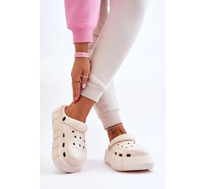 Dámská pěnová platforma Crocs Béžove Beckett Dámská pěnová platforma Crocs Béžove Beckett