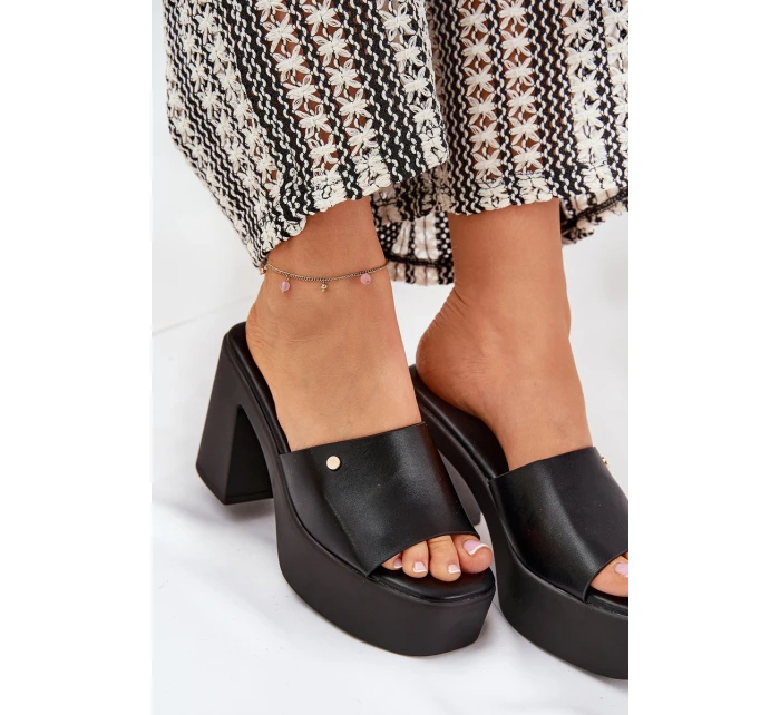 Dámské Pantofle Z Eko Kůže Na Podpatku A Platformě Černé Tamirella Dámské Pantofle Z Eko Kůže Na Podpatku A Platformě Černé Tamirella